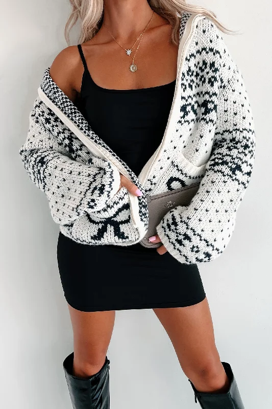 Coastal Charisma Sweater Knit Zip-Up Cardigan (Cream/Navy)