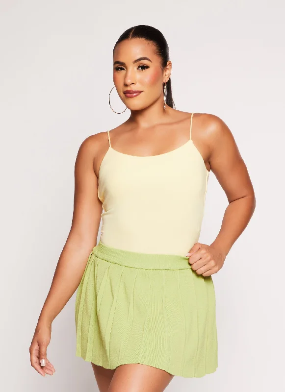 Sleeveless Scoop Neck Crop Tank Top